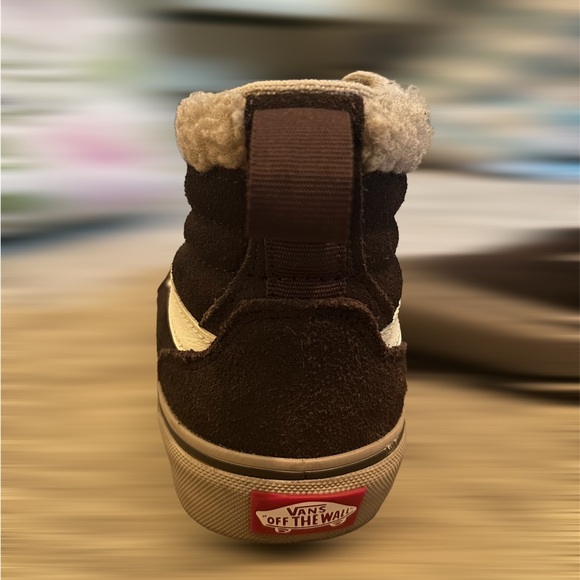 High Top Sneakers - Picture 4 of 5